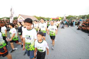 BIB: 
                            <button type="button" onclick="openModal(3530889)" class="btn btn-primary btn-sm float-right btn-popup" data-toggle="modal" data-target=".modal-high-quality">
                        <i class="fas fa-shopping-cart"></i> Add to Cart
                    </button>
                                            <button type="button" onclick="isThisMe(3530889, true)" class="btn btn-success btn-sm float-right btn-popup btn-isme hidden" data-toggle="tooltip" data-placement="bottom" title="นี่คือรูปของคุณใช่ไหม คลิกที่นี่เพื่อเอาเข้าอัลบั้ม">
                        <i class="fas fa-plus"></i> Add to album
                    </button>
                    <button type="button" onclick="isThisMe(3530889, false)" class="btn btn-warning btn-sm float-right btn-popup btn-isnotme hidden">
                        <i class="fas fa-ban"></i> Remove from album
                    </button>